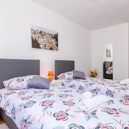 Apartment Apartment Jele